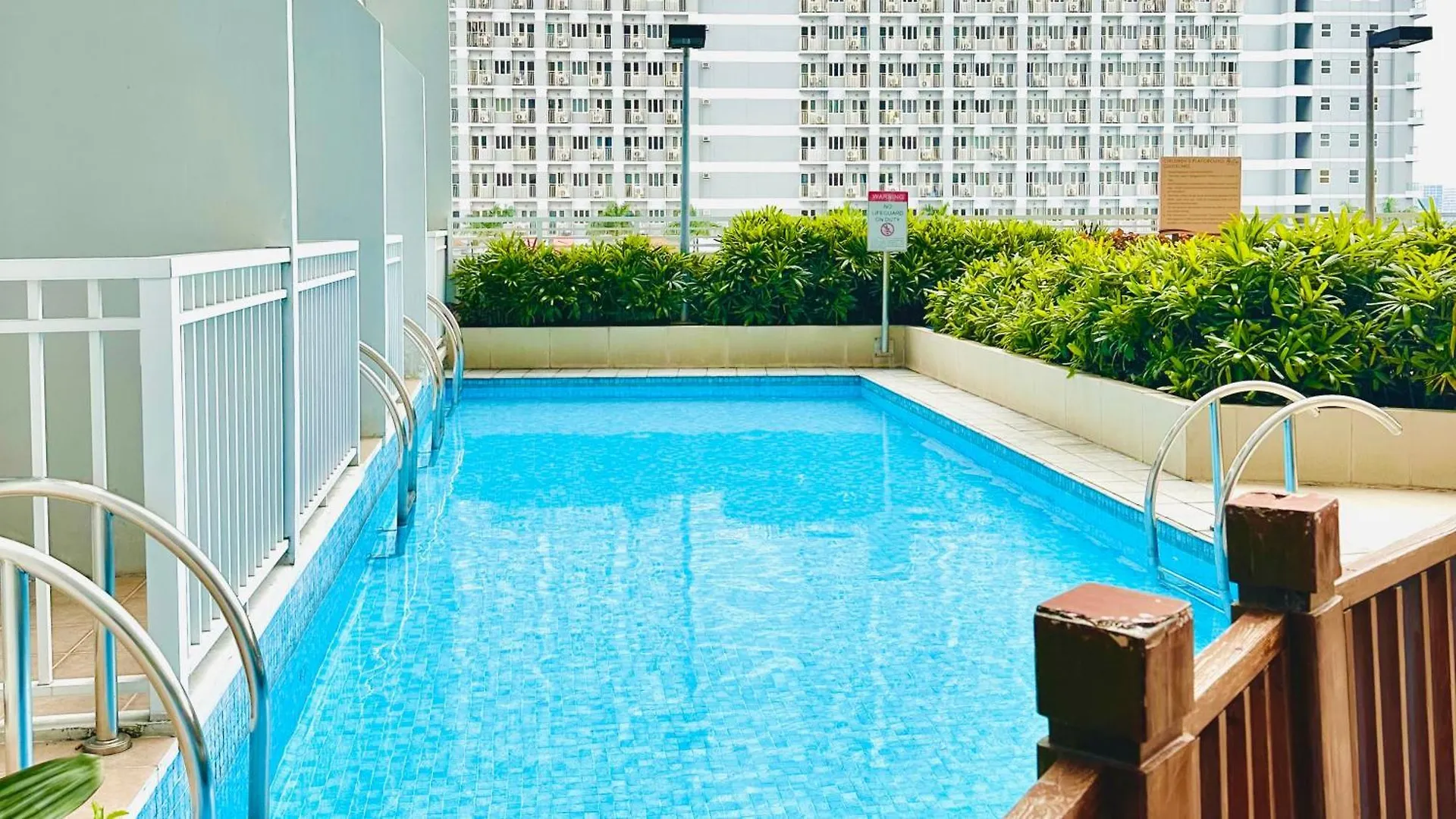 Breeze Residences Condominium Pasay