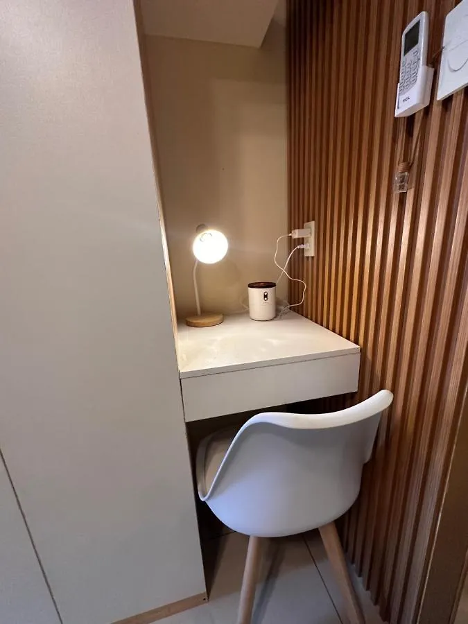 Breeze Residences Condominium Pasay Aparthotel