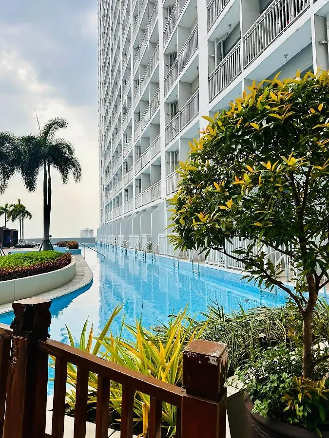 Breeze Residences Condominium Pasay Aparthotel