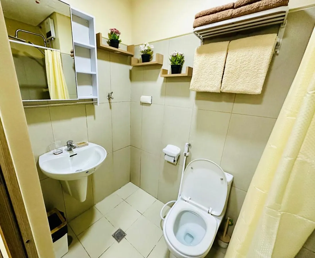 Breeze Residences Condominium Pasay 0*,
