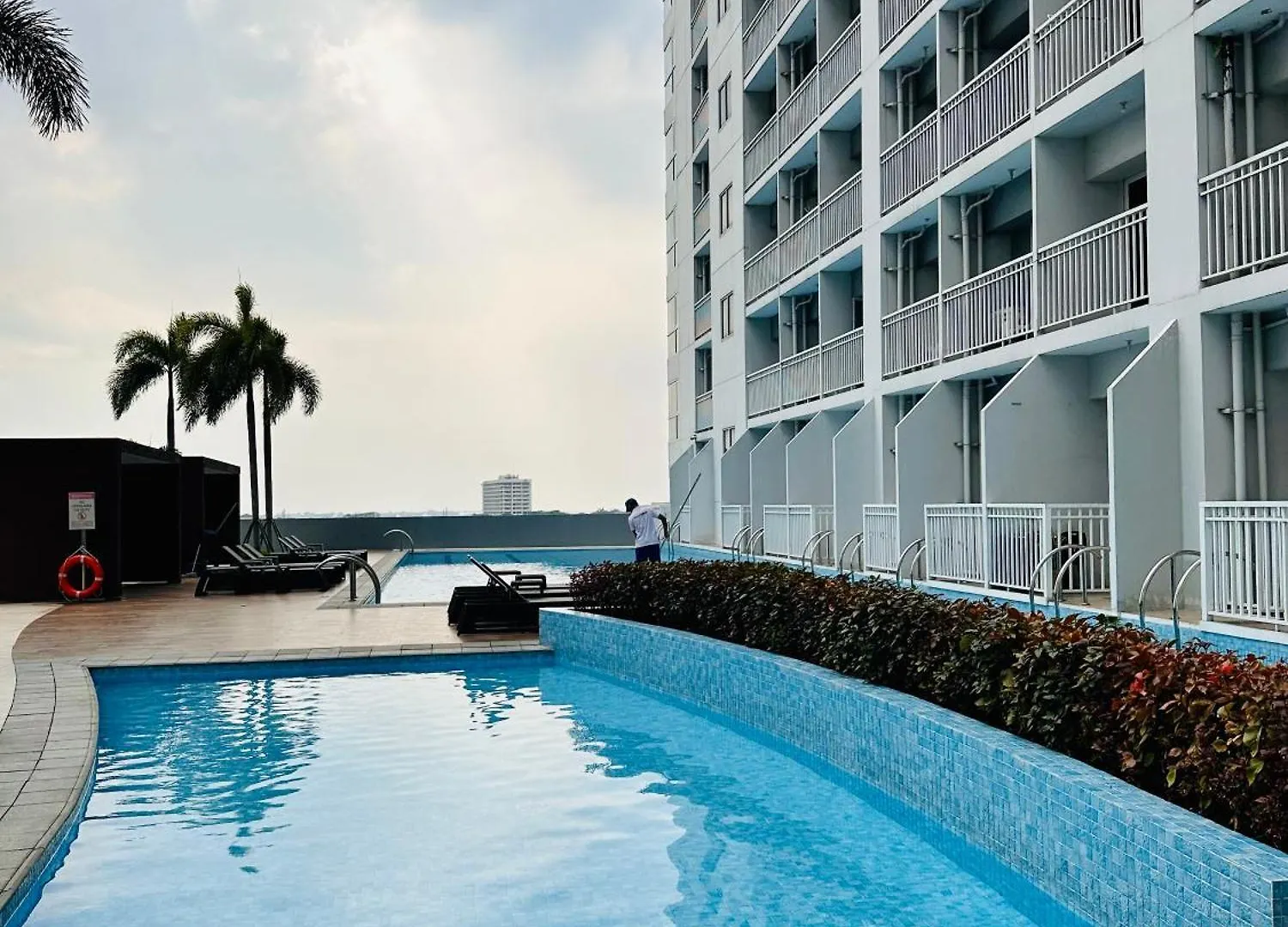 Breeze Residences Condominium Pasay 0*,  Philippines